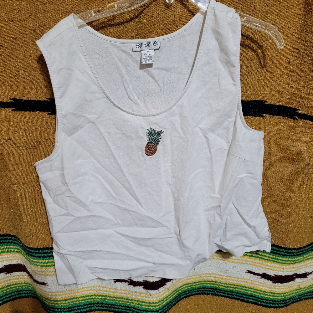 (4259) AKC, Women's White Top. Sleeveless ,Size 1X,